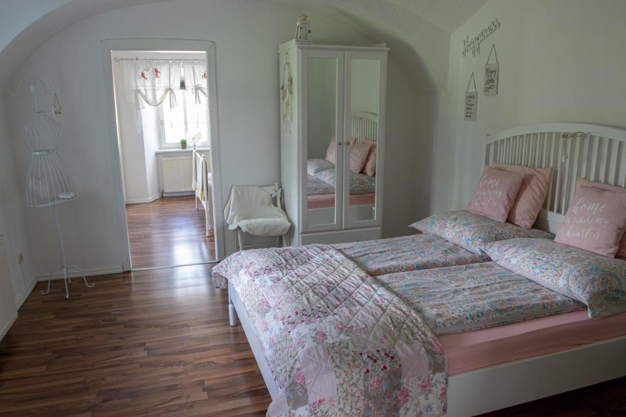 Gutshof Bartl 2 Apartment Klagenfurt am Woerthersee Luaran gambar