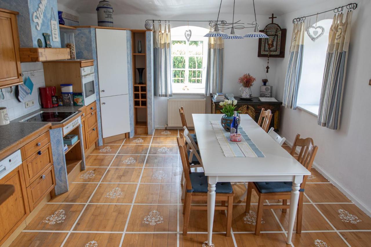 Gutshof Bartl 2 Apartment Klagenfurt am Woerthersee Luaran gambar