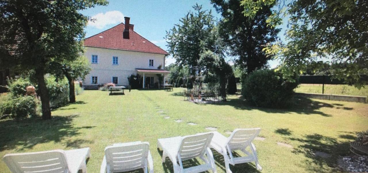 Gutshof Bartl 2 Apartment Klagenfurt am Woerthersee Luaran gambar
