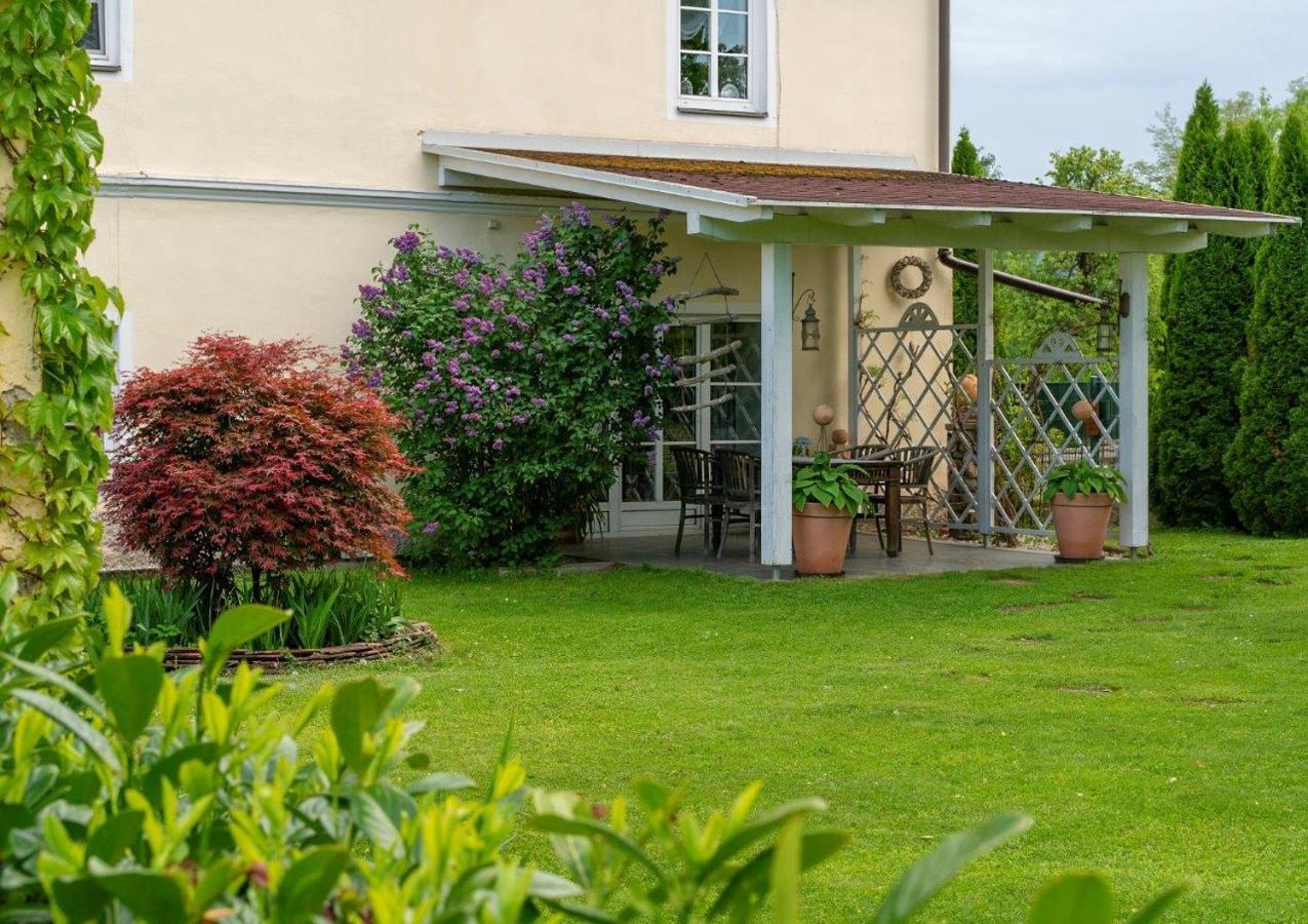 Gutshof Bartl 2 Apartment Klagenfurt am Woerthersee Luaran gambar